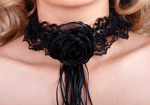 lace choker with flower 1